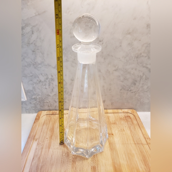 Vintage Liquor Decanter With Stopper - Picture 2 of 6